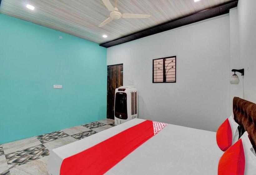 חדר קלאסי לשלושה, The Village Resort