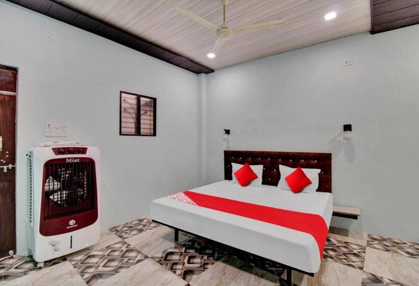 חדר קלאסי לשלושה, The Village Resort