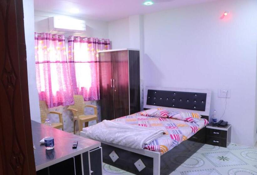 חדר קלאסי לשלושה, Oyo Galaxy Lodge