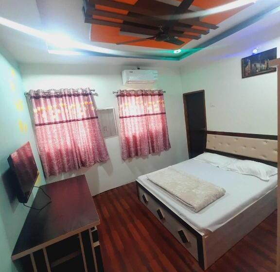 חדר קלאסי לשלושה, Oyo Galaxy Lodge