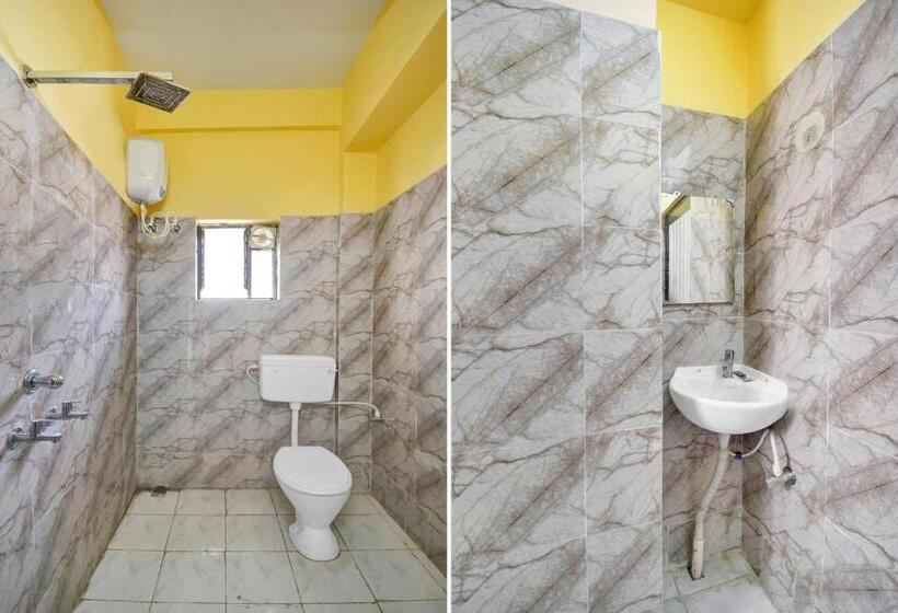 اتاق کلاسیک سه تخته, Oyo Subha Utsab Guest House