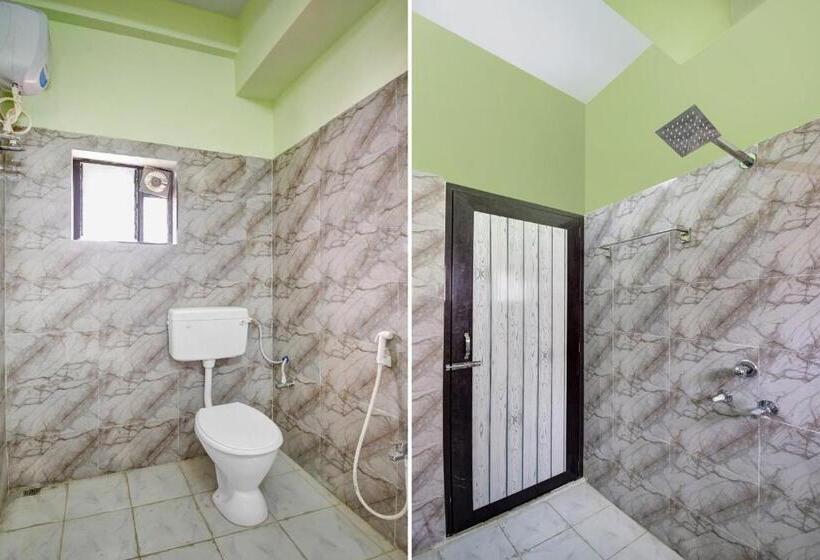 اتاق کلاسیک سه تخته, Oyo Subha Utsab Guest House