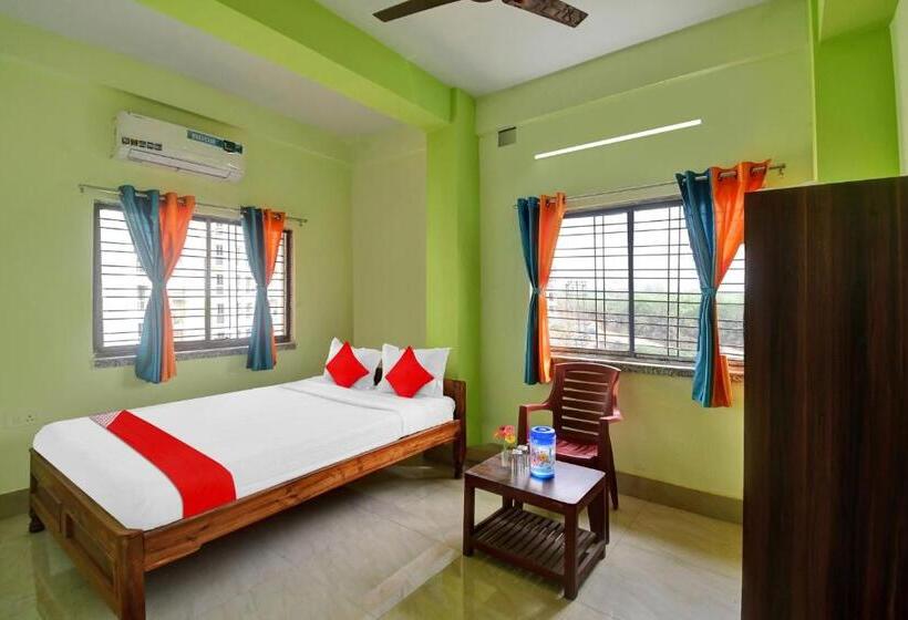 اتاق کلاسیک سه تخته, Oyo Subha Utsab Guest House