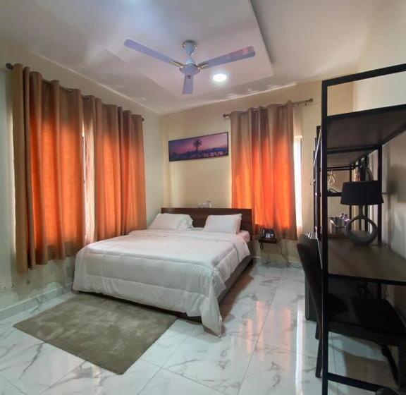 غرفة قياسية, Post Ridge