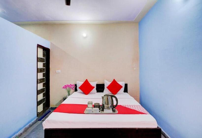 Трехместный Номер Классика, Oyo Flagship 81042 Hotel Royal Inn