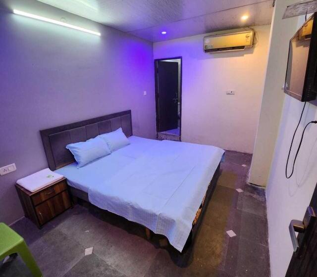 Трехместный Номер Классика, Oyo Hotel Elite