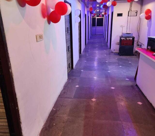 트리플 클래식 룸, Oyo Hotel Elite