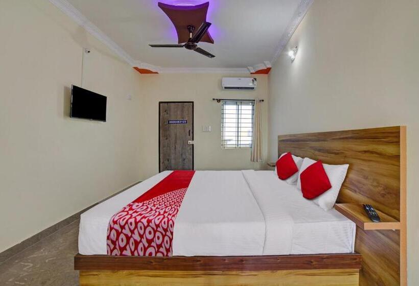 Трехместный Номер Классика, Oyo Hotel Pvg Comfort