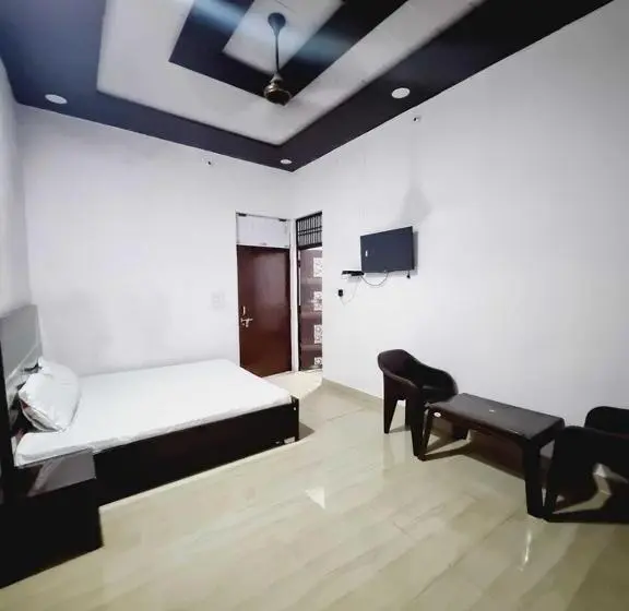 トリプルクラシックルーム, Oyo Hotel Shiva & Restaurant