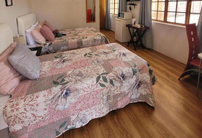 ベーシックトリプルルーム, Molopo Naledi Guest Lodge