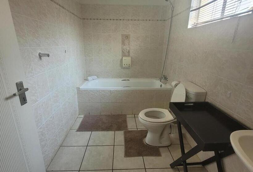 トリプルクラシックルーム, Molopo Naledi Guest Lodge