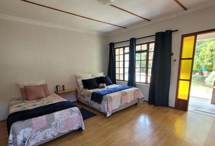 ファミリールーム, Molopo Naledi Guest Lodge