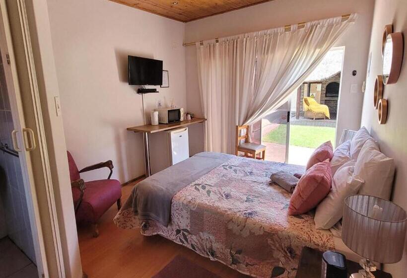 スタンダードルーム, Molopo Naledi Guest Lodge