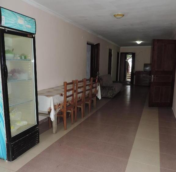 اتاق خانوادگی, Ok House!