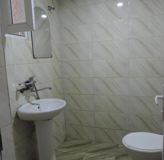 Economy Triple Room, Ok House!