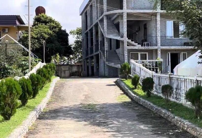 اتاق لوکس با بالکن, Ok House!