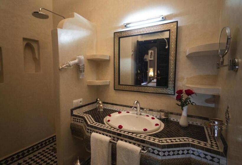 スタンダードルーム, Riad Almisk