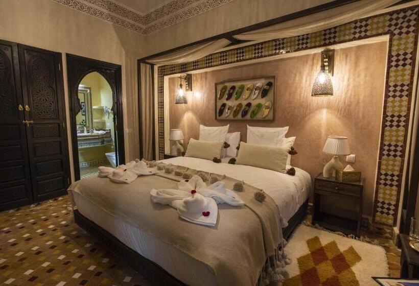 デラックスルーム, Riad Almisk