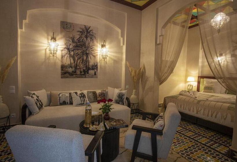 اتاق سوپریور سه تخته, Riad Almisk