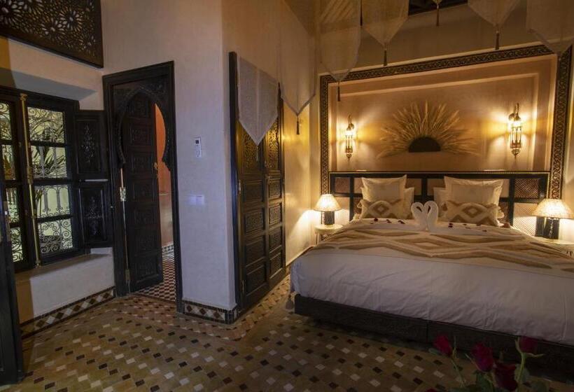 اتاق سوپریور سه تخته, Riad Almisk