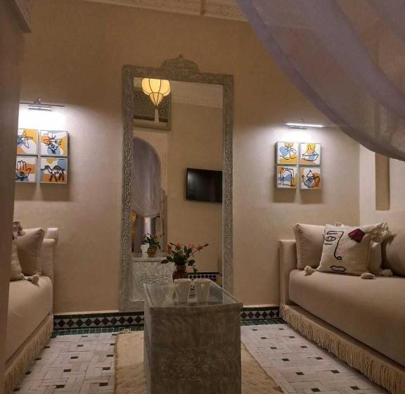 スイート, Riad Almisk