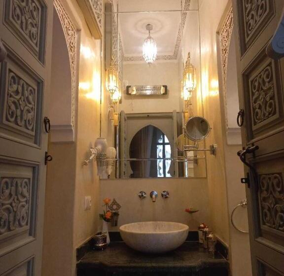 سوییت, Riad Almisk