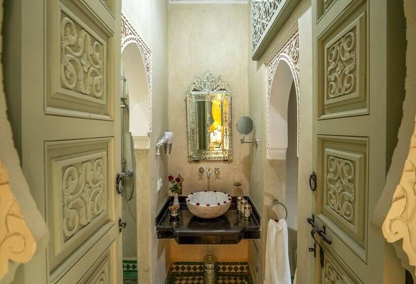 デラックスルーム, Riad Almisk