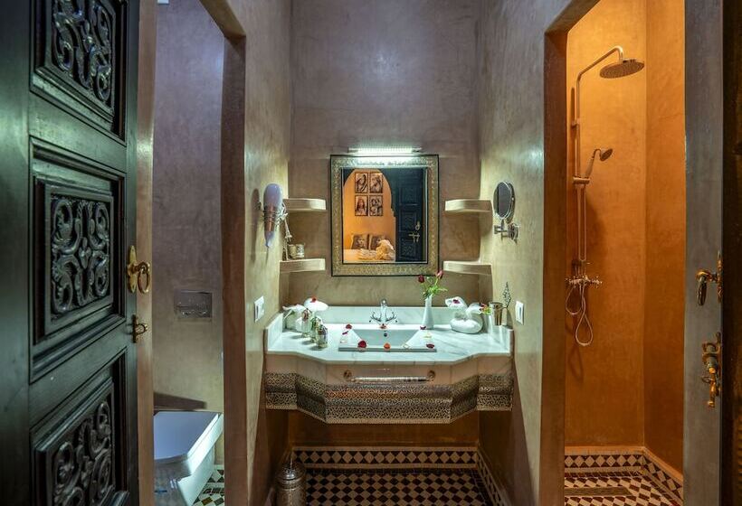 デラックスルーム, Riad Almisk