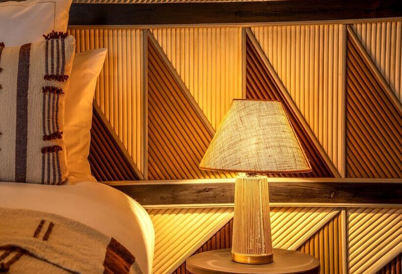 デラックスルーム, Riad Almisk