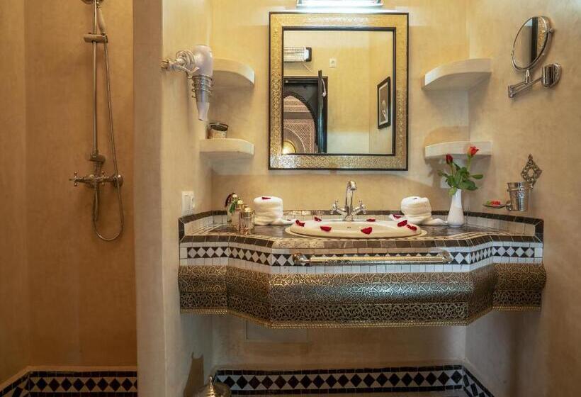 スタンダードルーム, Riad Almisk