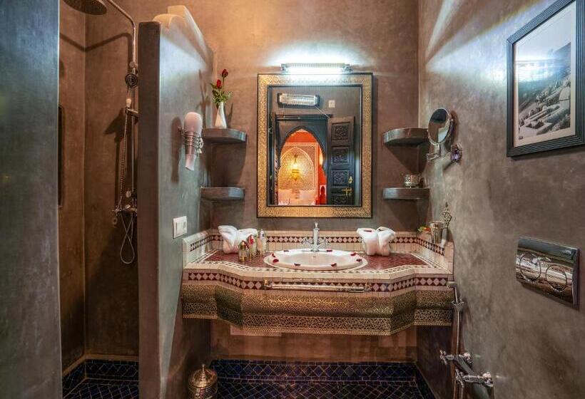 スタンダードルーム, Riad Almisk