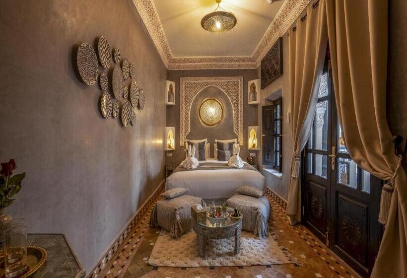 スタンダードルーム, Riad Almisk