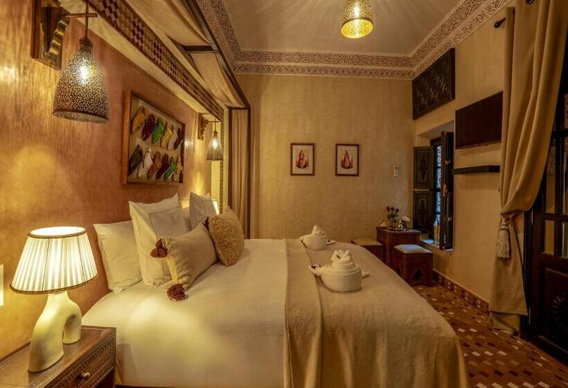 اتاق لوکس, Riad Almisk
