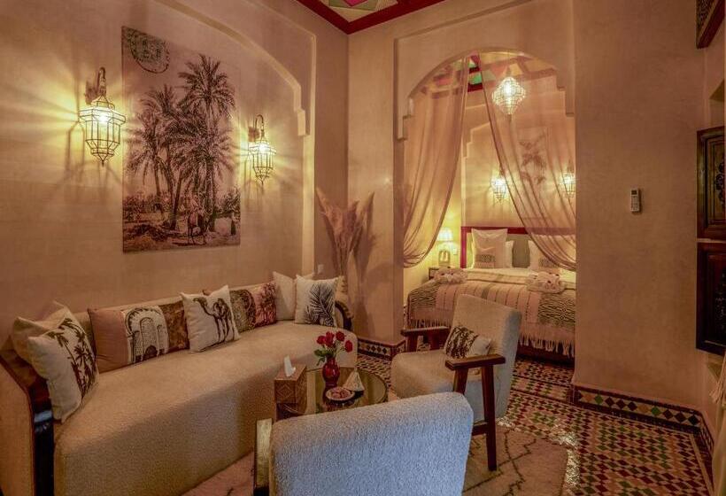 اتاق سوپریور سه تخته, Riad Almisk