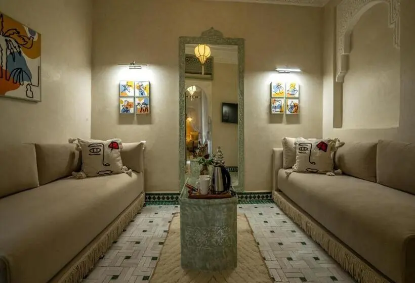 سوییت, Riad Almisk