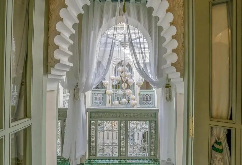 سوییت, Riad Almisk