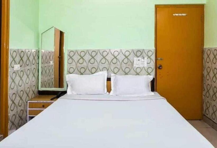 Quarto Triplo Clássico, Pop Hotel Nand Palace
