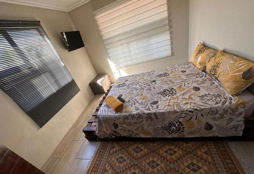 غرفة أساسية, Shazz Bed & Breakfast