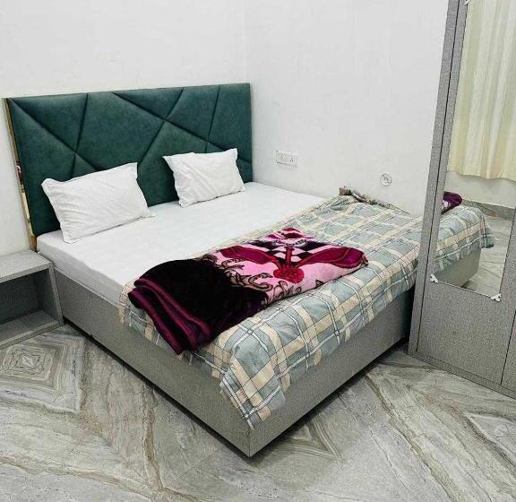 Трехместный Номер Классика, Spot On Hotel Agastya