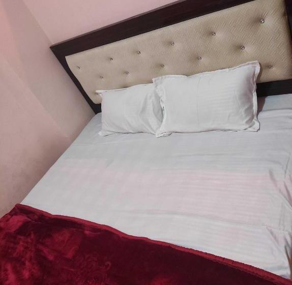 اتاق کلاسیک سه تخته, Spot On Hotel Relax Inn