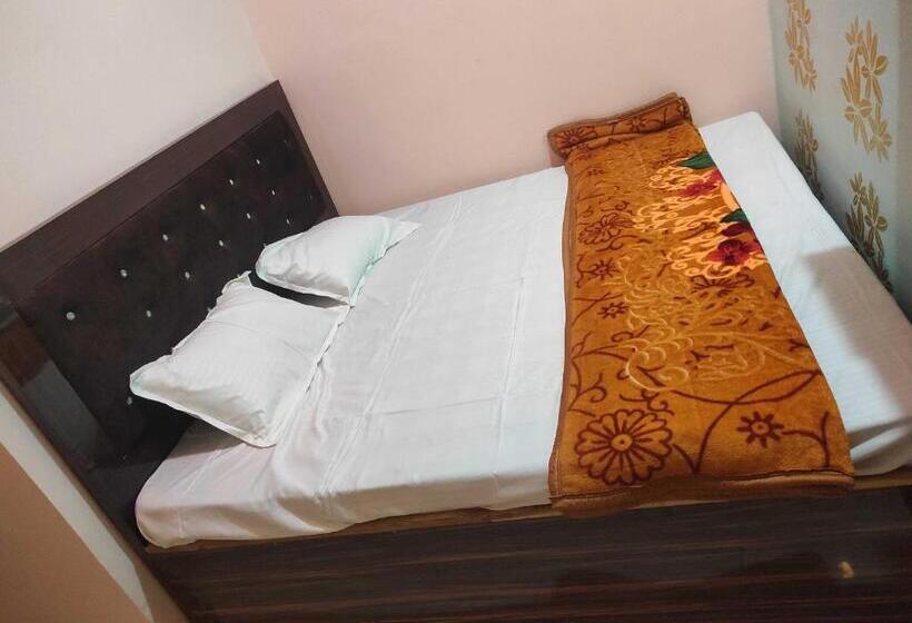 اتاق کلاسیک سه تخته, Spot On Hotel Relax Inn