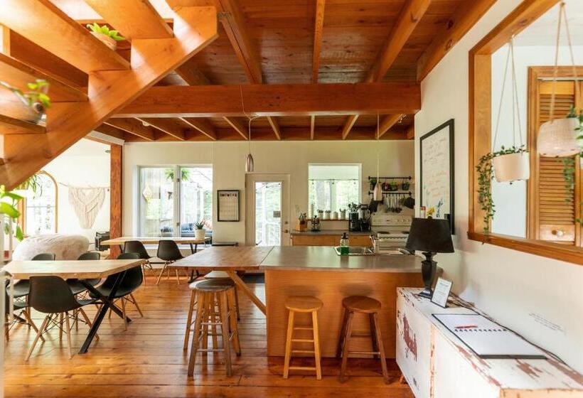 Номер Стандарт Совместная Ванная, Auberge Yoga Salamandre