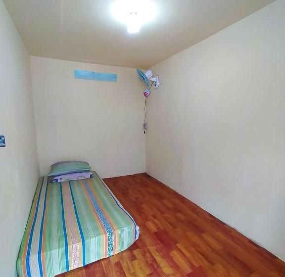 バスルーム共有のシングルスタンダード, Bun Kost