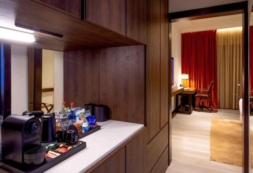 バルコニー付きデラックスルーム, D Avenue Boutique Hotel Accra