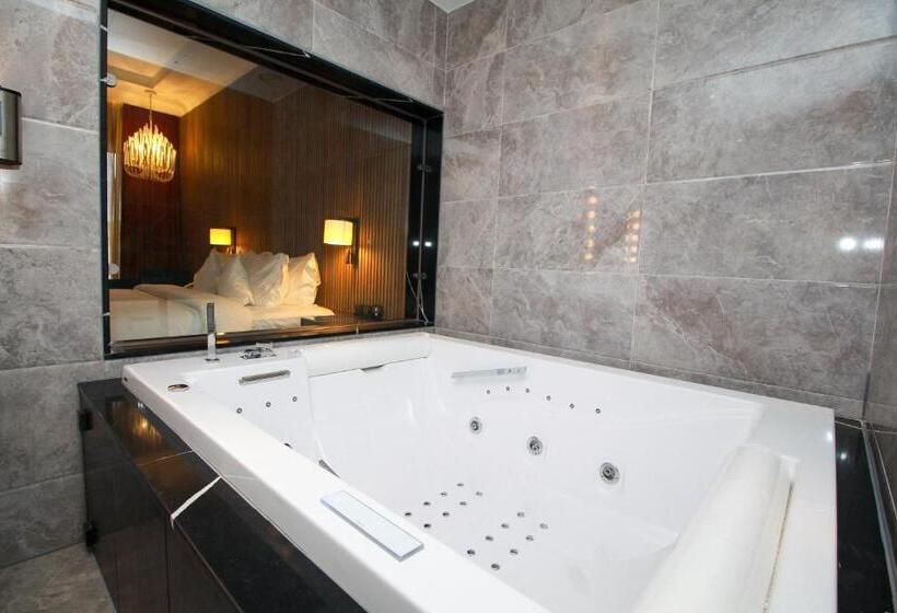 プレジデントスイートルーム, D Avenue Boutique Hotel Accra