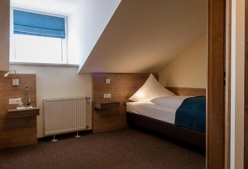 Номер Стандарт, Gasthof Hotel Drei Tannen Altdorf