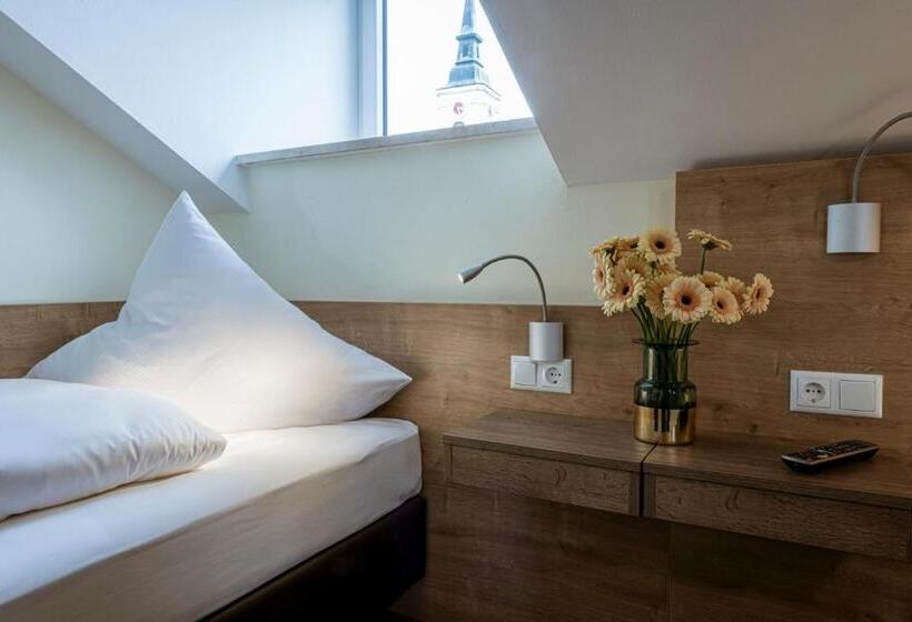 Номер Стандарт Трехместный, Gasthof Hotel Drei Tannen Altdorf