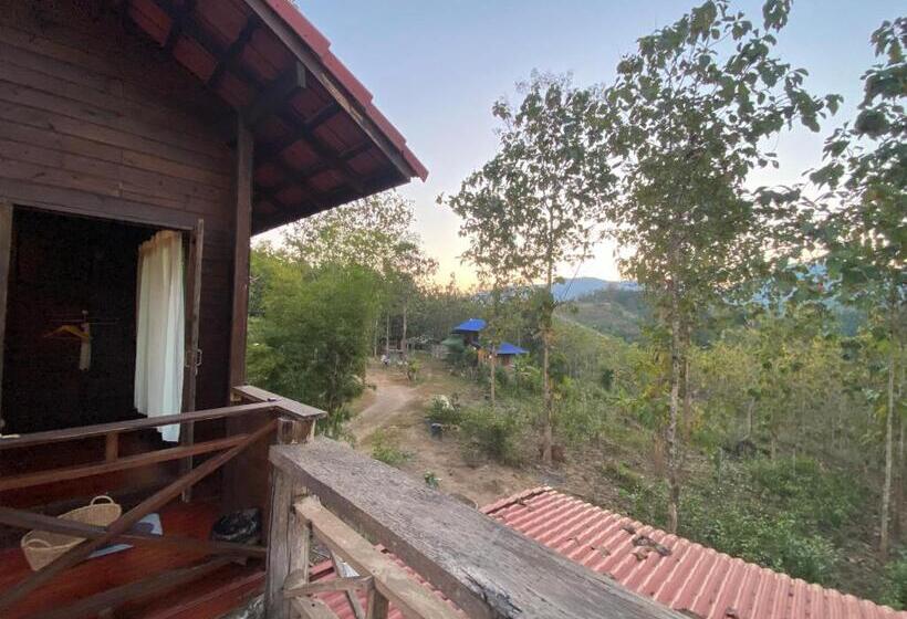 Basic Triple Occupancy Room, ณ ไร่ขวัญน่าน ฟาร์มสเตย์