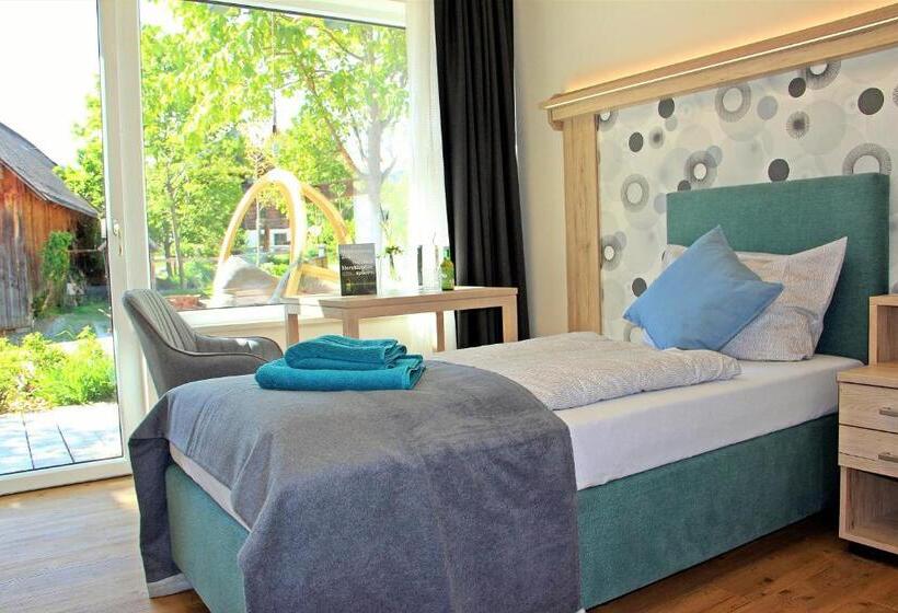 غرفة قياسية مزوَّدة بتراس, Adelwöhrer   Am Hof