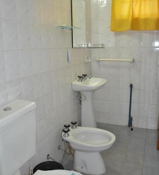 חדר סטנדרט לשלושה, Geminis